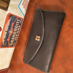 Kate Spade ladies  leather black snap wallet